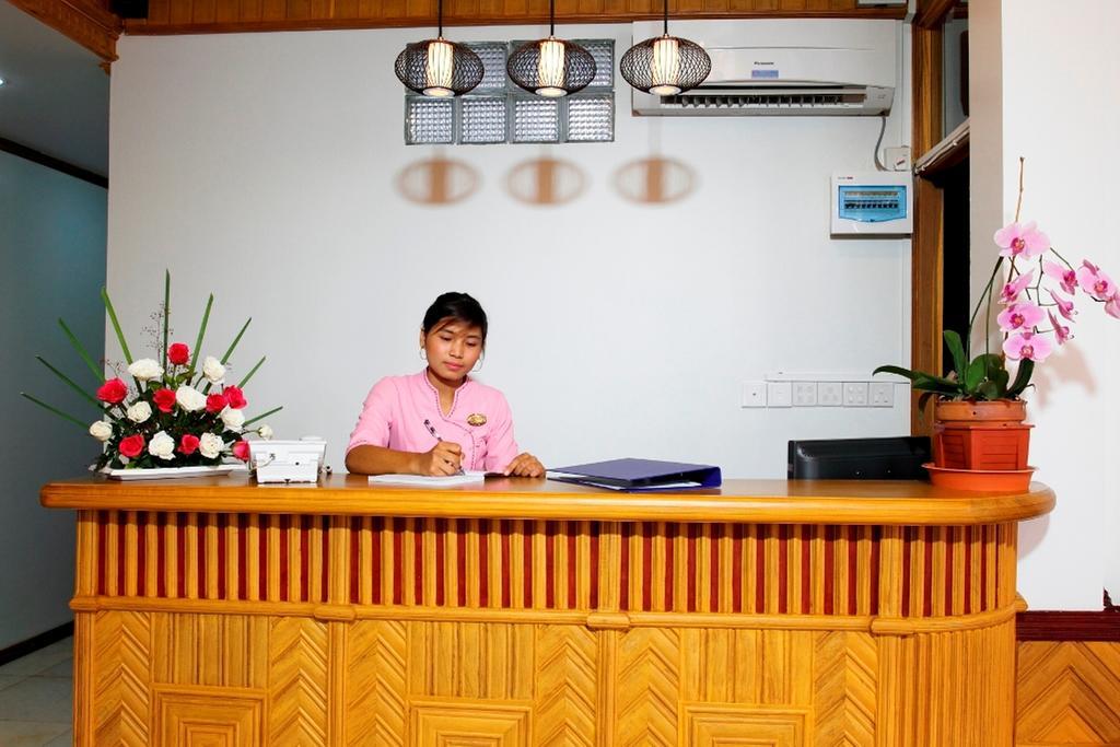 Inle Lotus Hotel Nyaung Shwe Exterior photo